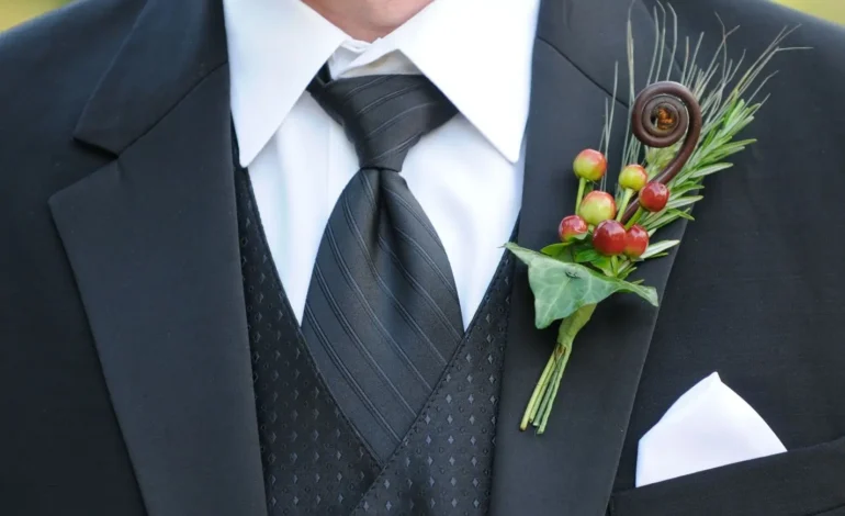 Boutonniere: A Detailed Exploration of a Timeless Floral Accessory